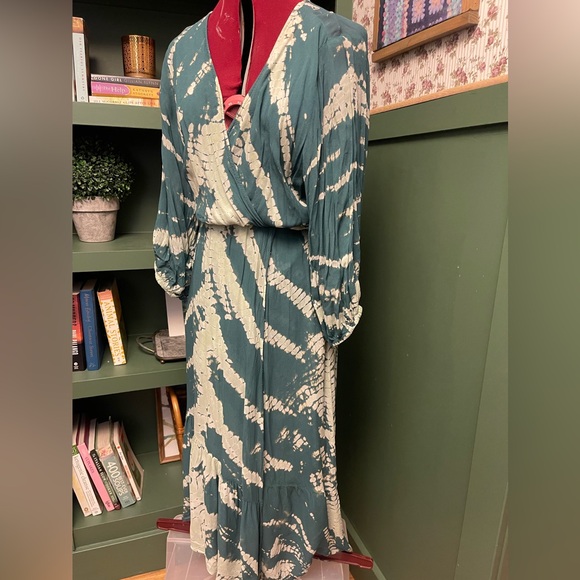 Young Fabulous & Broke Dresses & Skirts - Young Fabulous and Broke Long Dress Size Large